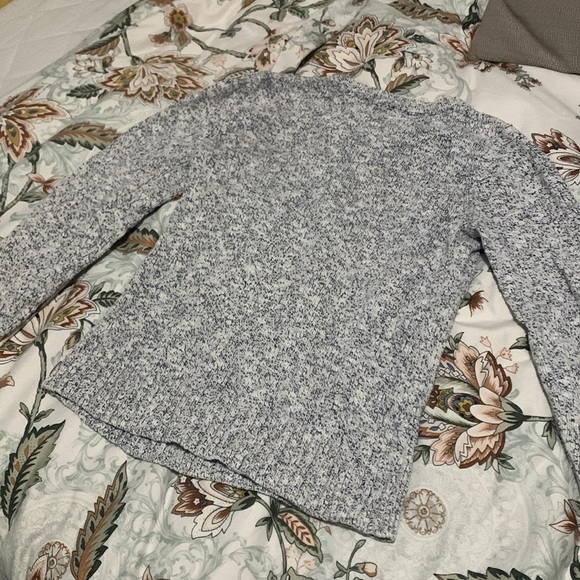 L.L. Bean light grey crew neck sweater - Picture 3 of 4